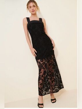 Black Lace Maxi Dress with Square Neckline and Wide Straps